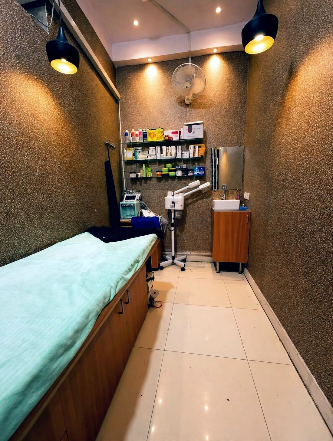 Facial treatment room at Rajshree Oasis